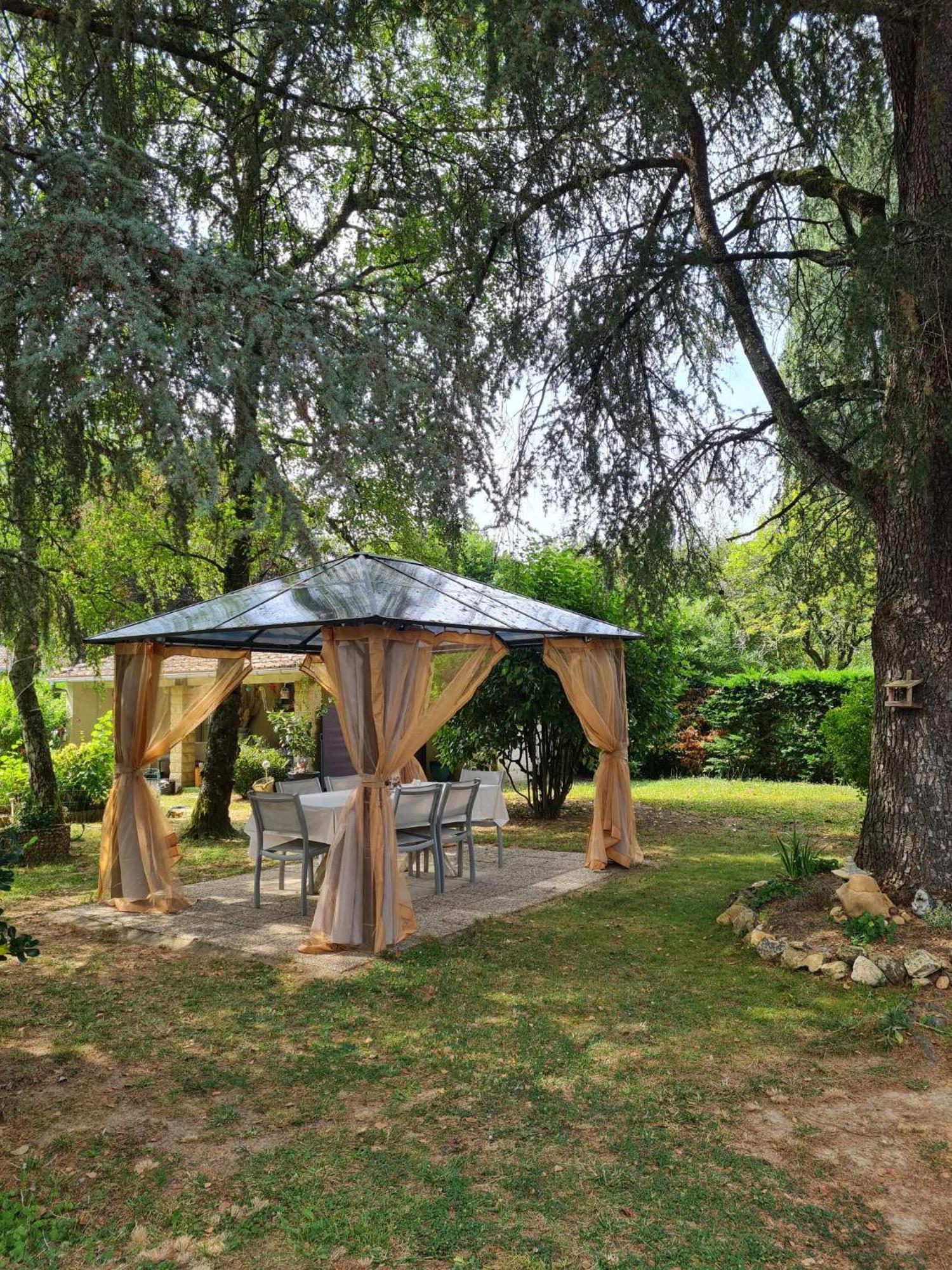 Les Cedres Bleus Acomodação com café da manhã Saint-Medard-de-Mussidan Exterior foto