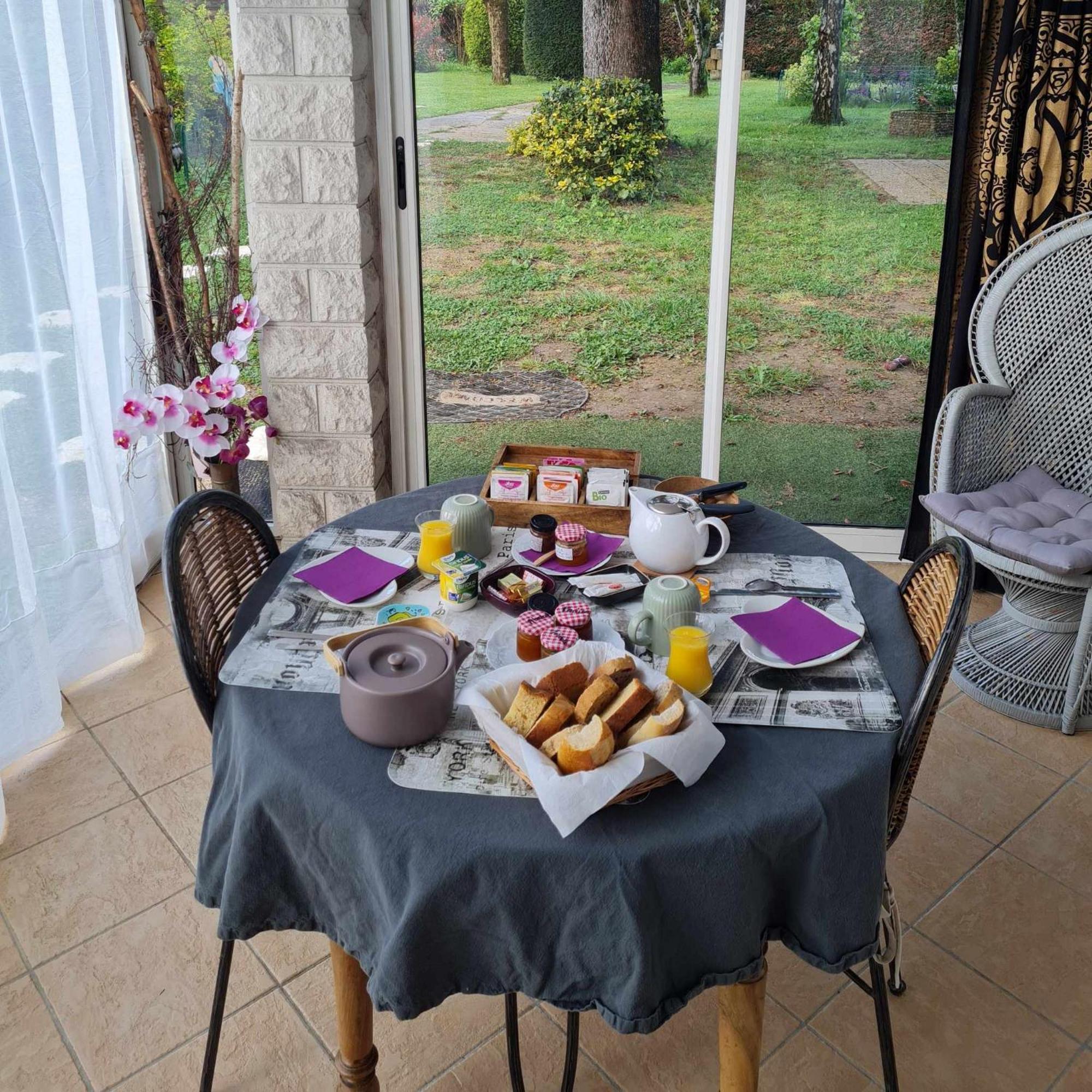 Les Cedres Bleus Acomodação com café da manhã Saint-Medard-de-Mussidan Exterior foto